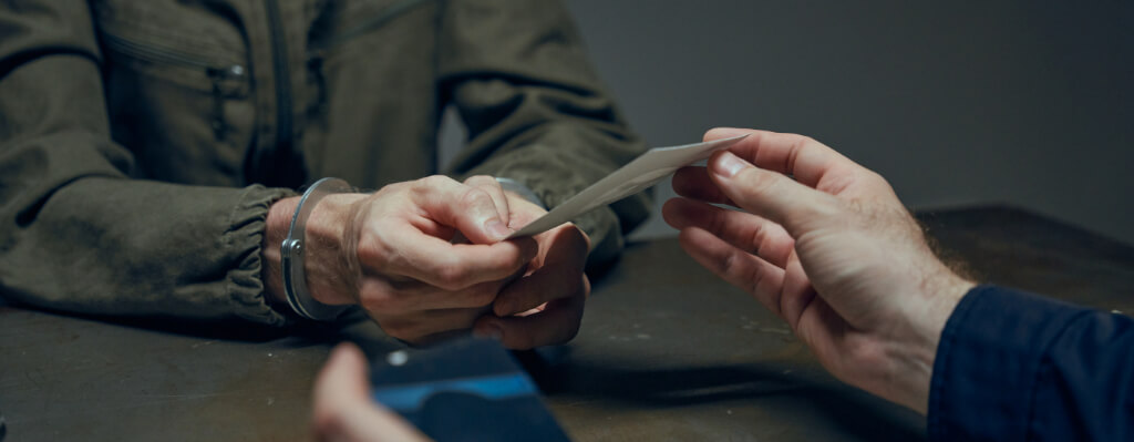 Os impactos do sistema penitenciário federal na segurança pública e na ressocialização dos detentos